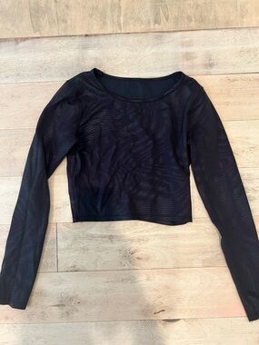Lululemon Black Long Sleeve Crop Top Size 6
